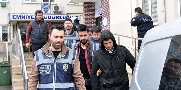 Gözaltına alınanlardan 40'ı memur