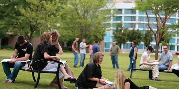 T��EV'den �niversite ��rencilerine destek