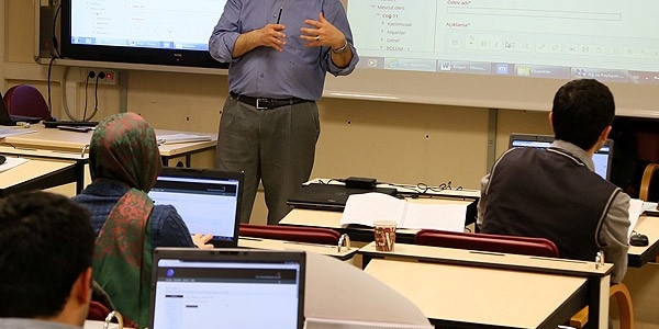 T�rk d�nyas�nda 50 bin ��renciye destek