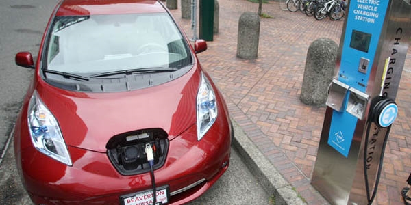 Elektrikli ara� rekabeti k�z���yor