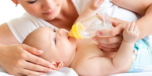 Bebe�inizi d�z yatakta yat�rmay�n!