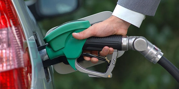 En pahal� benzin do�u illerinde sat�lacak