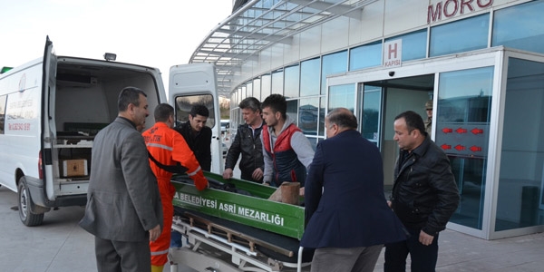 Traktör arasına sıkışan orman işçisi öldü
