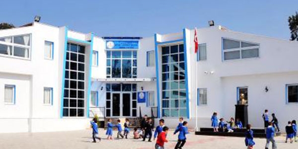 Tacizle suçlanan öğretmen görevden alındı