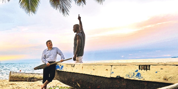 Gül'ün Gabon'daki çıplak ayaklı fotoğrafını KPSS kopyacısı çekmiş