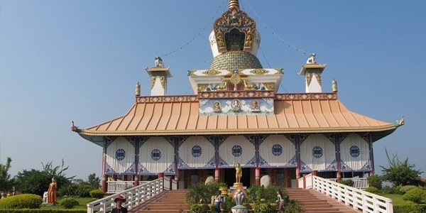 Rekt�r cami, �T�'l� ��renciler  'Budist tap�na��' istiyor