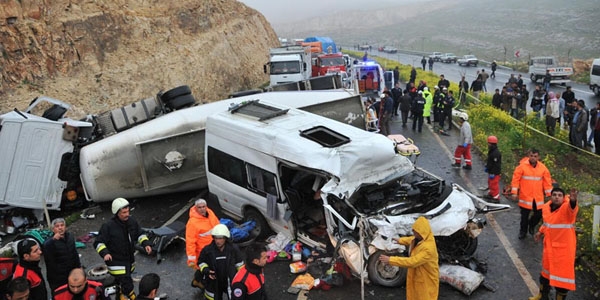 Şanlıurfa'da trafik kazası: 13 ölü