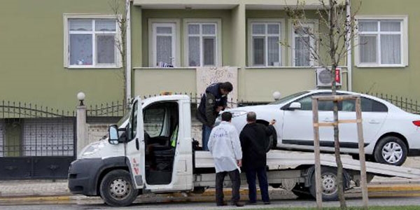 Kurye aracından patlayıcı çıktı