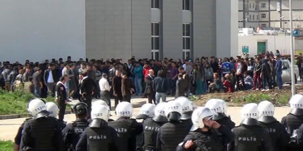 Siirt �niversitesi'nde tehlikeli gerginlik: 2 yaral�