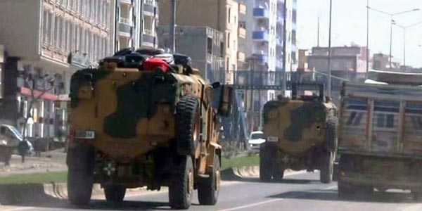 Sınır birliklerine askeri sevkiyat yapıldı
