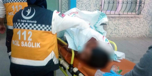 Topu eve götüren arkadaşını sırtından bıçakladı
