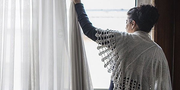 Kad�n �iddetle m�cadele de 'yaln�z'