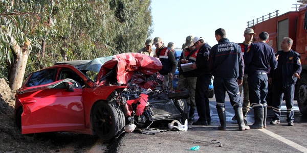 Hatay'da trafik kazası: 2 ölü, 3 yaralı