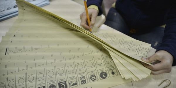 Bir parti daha se�ime giremeyebilir