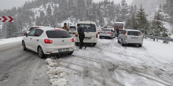 Antalya - Konya Karayolu kardan kapand!