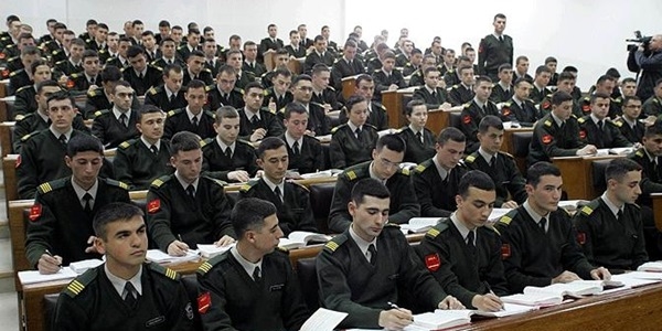 Paralel yapı soruları çalarak TSK'da örgütleniyor
