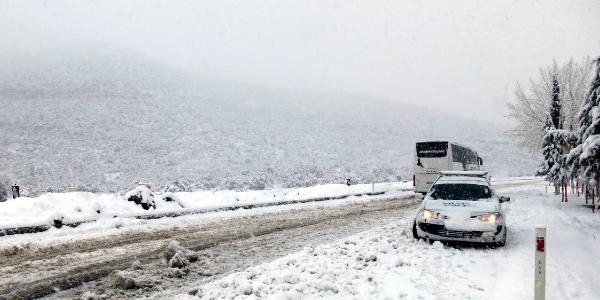 Kar, Antalya- Konya karayolunda ulam aksatyor