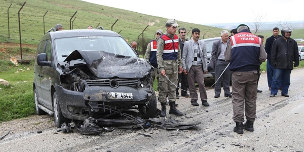 Gaziantep'te trafik kazas: 3 l, 5 yaral