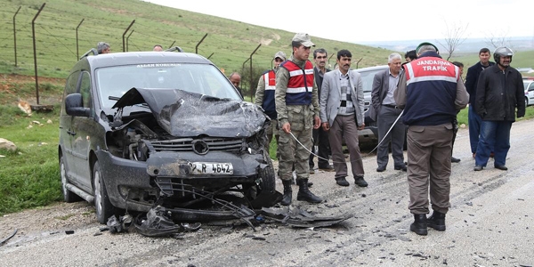 Gaziantep'te trafik kazası: 3 ölü, 5 yaralı