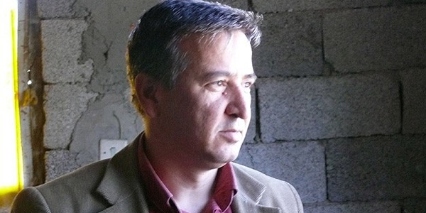 Simit satt�, ayakkab� boyad�, okumaktan vazge�medi