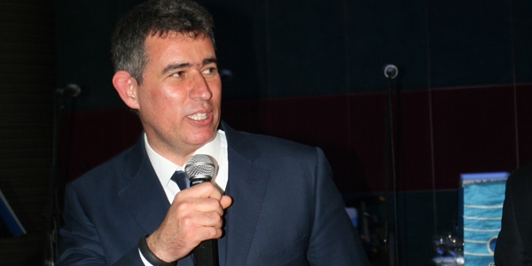 Feyzio�lu, Baro Ba�kan�na 'Cumhurba�kan�m' dedi