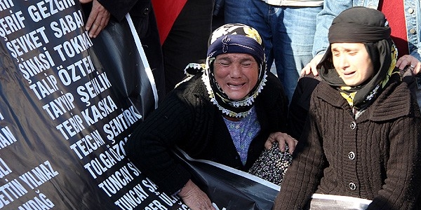 Gergin başlayan Soma duruşması ertelendi