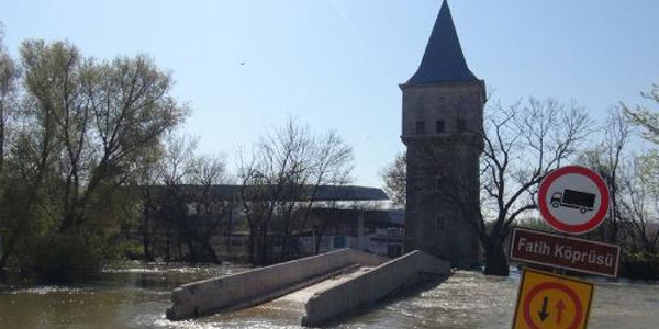 Er Meydan�, 6 ayd�r sular alt�nda