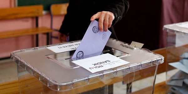 Ak Parti sandıktan güçlü çıkmazsa ne olur?