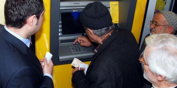 Oğlu, torunu işe girenin 65 yaş aylığı kesilebilir