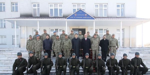 Jandarma timleri 'g�r�n�r' olacak