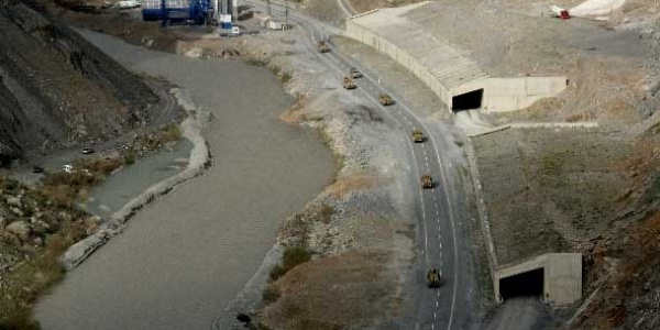 S�n�ra askeri sevkiyat