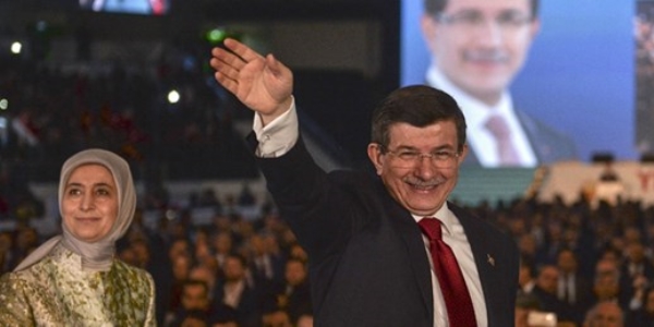 Davutoğlu seçim beyannamesini açıkladı