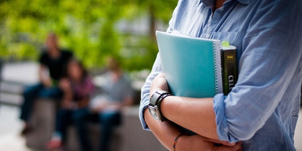 On binlerce gen� ��renim hayat�n� yar�da b�rak�yor