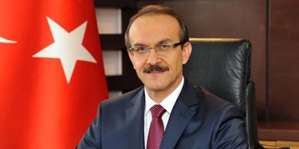 Vali'den öğrencilere kariyer dersi