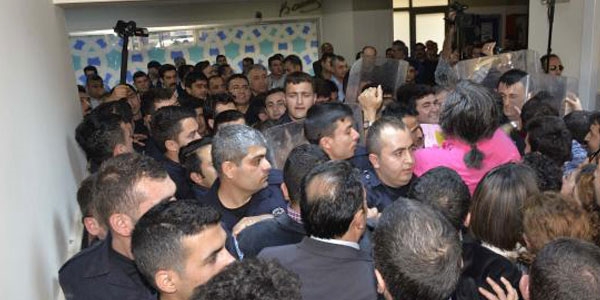 Adana Adliyesi'nde arama gerginliği