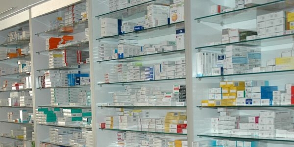 Sahte doktor kaşesiyle milyonluk ilaç vurgunu!
