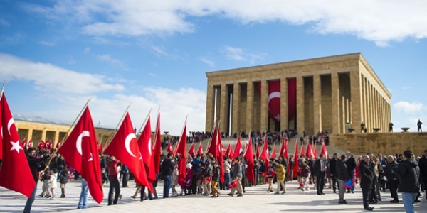 23 Nisan kutlamalar Antkabir ziyareti ile balad