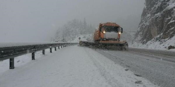 Konya-Antalya karayolu trafi�e a��ld�