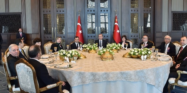 Erdoğan'dan Yüksek Mahkeme üyelerine yemek