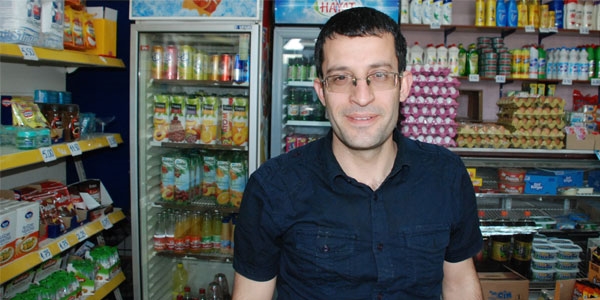 2010 KPSS ile atanamayınca bakkal açtı