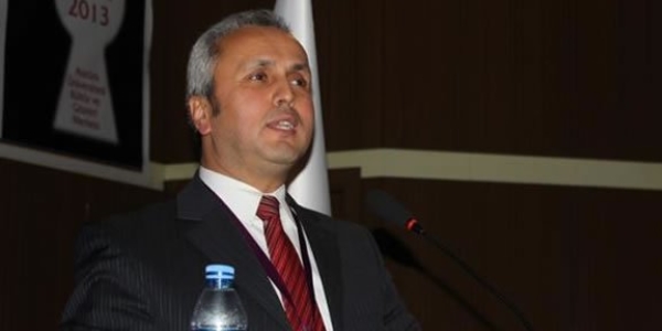 TV'den tehdit eden profesör gözaltına alındı