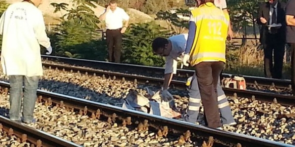 Karab�k'te tren kazas�: 1 �l�, 1 yaral�