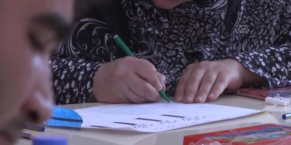 Psikiyatri hastalarına resimle tedavi