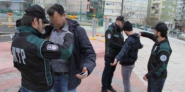 Narkotimler, sokak satıcılarına meydanı dar ediyor