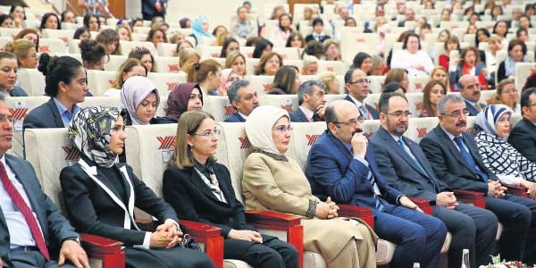Üniversiteye cinsiyet eşitliği dersi geliyor