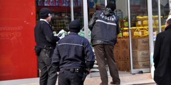 MHP ilçe başkanının esnafı darbettiği iddiası