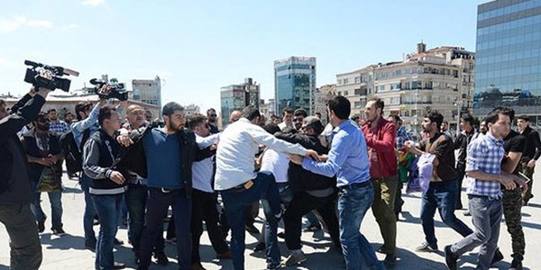 Taksim'de Suriyeli eylemcilere mdahale