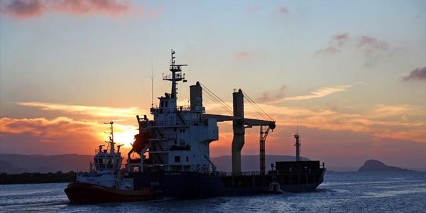 Türk gemisi Akdeniz'de bombalandı