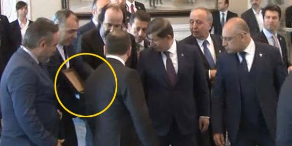 Başbakan o hediyeyi iade etti