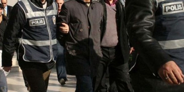 Gözaltına alınan 25 kişi sağlık kontrolünden geçirildi
